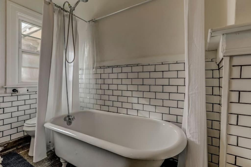 Villa Luxe Mid-Century Styled Historic Townhouse #1 Detroit Exterior foto